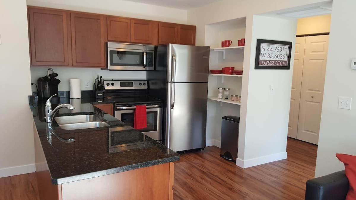 Modern And Pristine Condo -By The Gt Commons Traverse City Zewnętrze zdjęcie